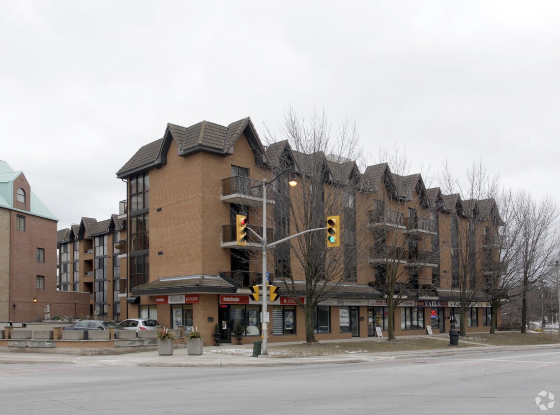 Building Photo - 2464 Lakeshore Rd W