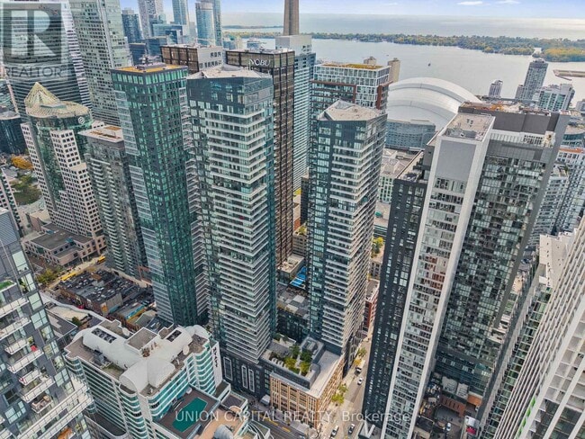 Building Photo - 115 Blue Jays Way