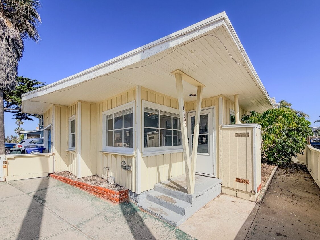 Primary Photo - 2 Bed 1 Bath Beach House | Inboard | Silve...