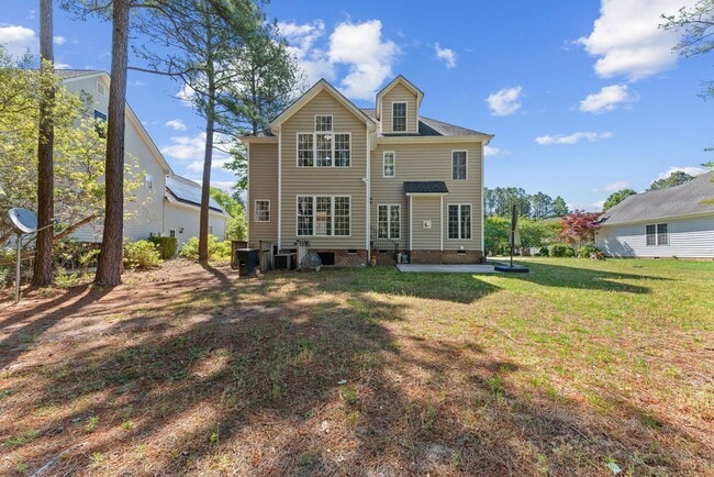 Building Photo - Large home with 5 bedrooms in Brickshire