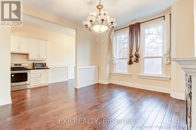 Photo du bâtiment - 328 Berkeley St