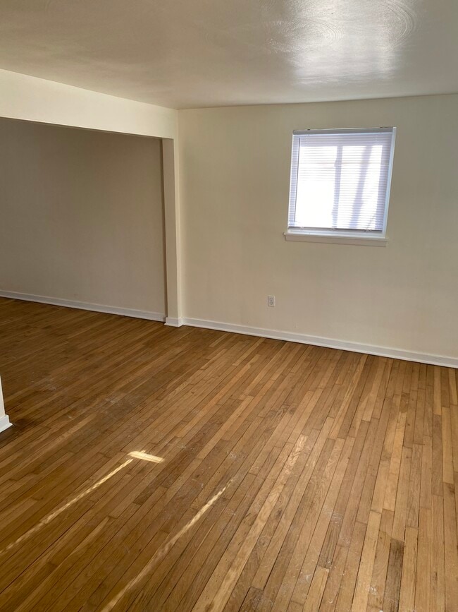 Building Photo - 95 Lynwood Ave