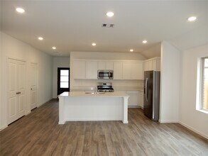 Building Photo - 22636 Hackberry Leaf Dr