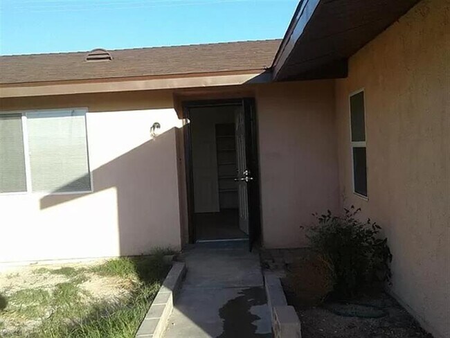 Foto del edificio - 20917 California City Blvd