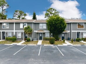 Building Photo - 799 Hill Dr