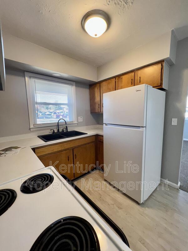 Building Photo - 3510 Lansdowne Dr