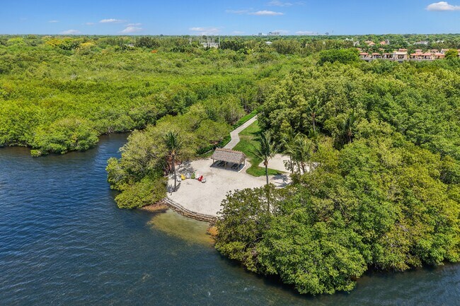 Foto del edificio - 6226 Paradise Point Dr