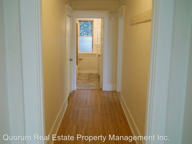 Foto del edificio - 2111 Nob Hill Ave N