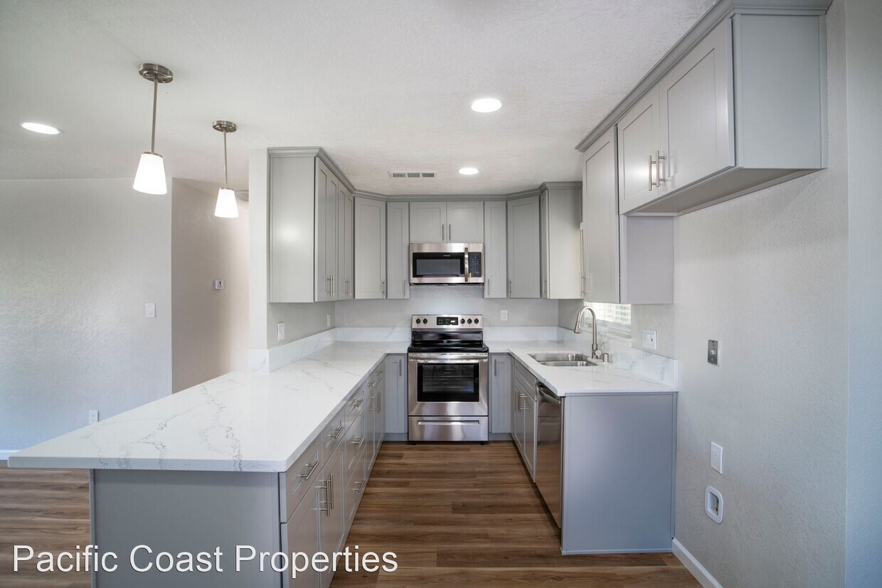 Primary Photo - 3 br, 2 bath House - 9477 Lake Natoma Dr