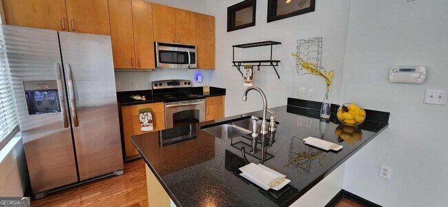 Foto del edificio - 5300 Peachtree Rd