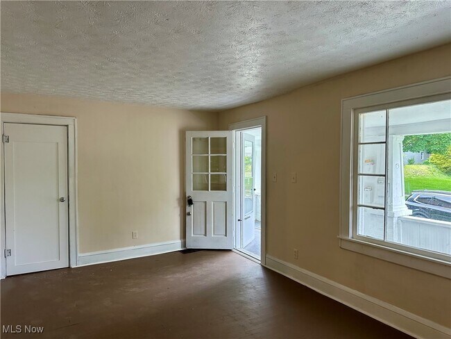 Foto del edificio - 1248 Pondview Ave