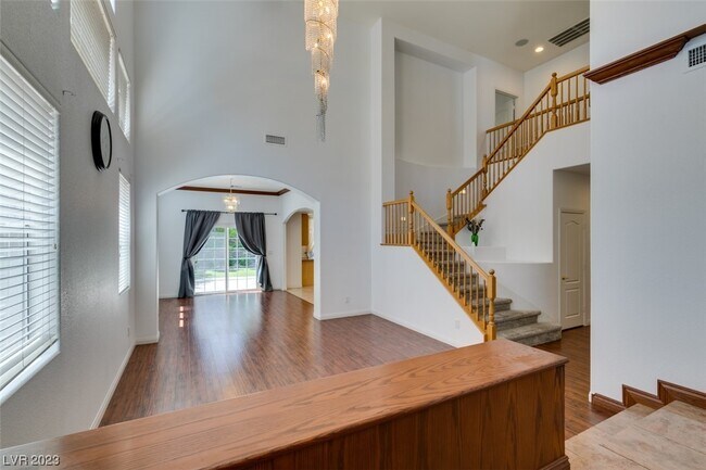 Foto del edificio - 405 Bloomingdale Ct