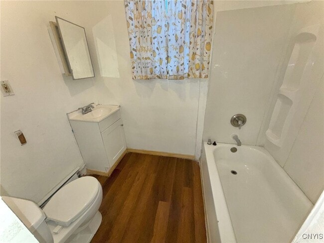 Building Photo - 365 Richmond Ave