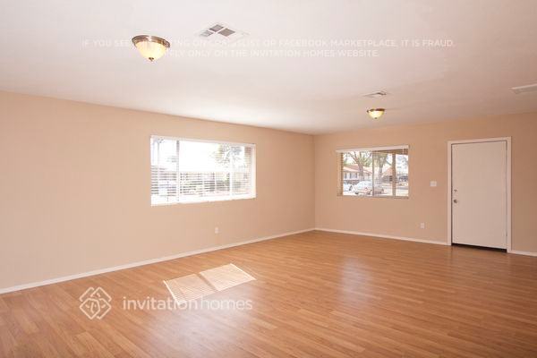 Foto del edificio - 3132 W Surrey Ave