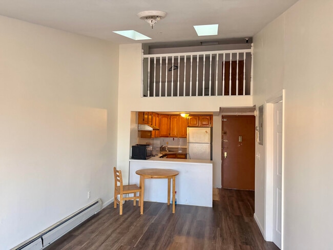Building Photo - 85-24 57th Ave