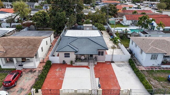 Foto del edificio - 172 W 17th St