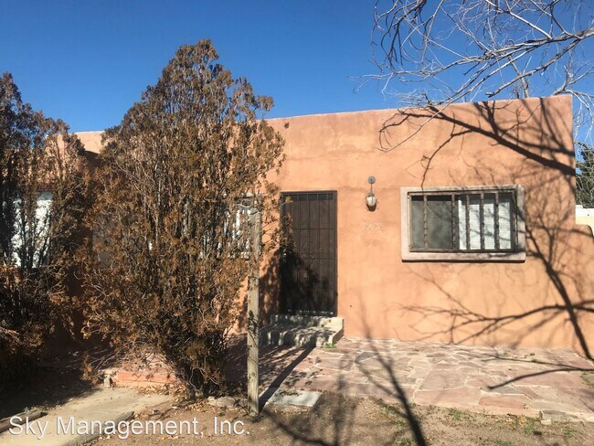 Building Photo - 2 br, 1 bath House - 2125 Coal Place SE