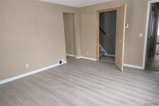 Foto del edificio - 67 Rose Ave