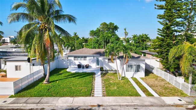 Foto del edificio - 7528 Buccaneer Ave