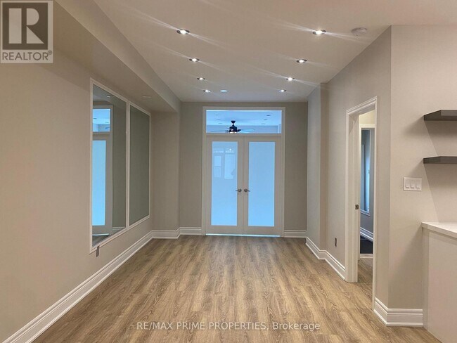 Photo du bâtiment - 2929 Bur Oak Ave