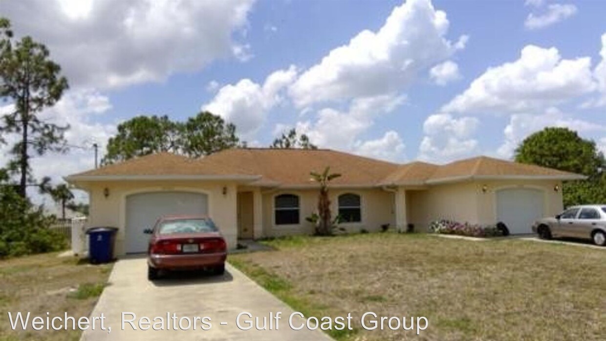 Primary Photo - 4569-4569 Golfview Blvd