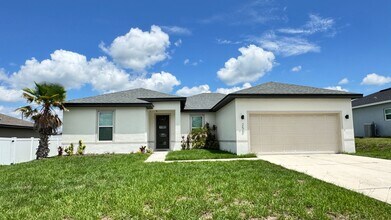Building Photo - 256 Hyacinth Ct
