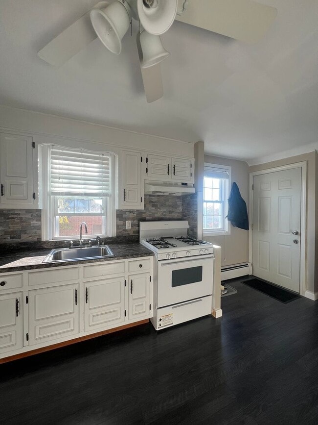 Building Photo - 38 Frances Ave