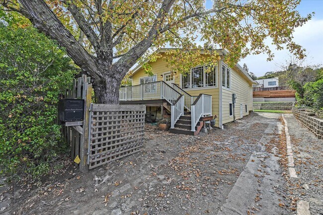 Building Photo - 519 Tamalpais Dr