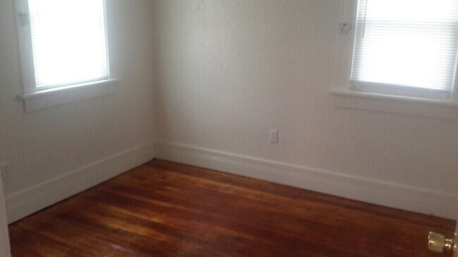 Foto del edificio - 2 Bedroom Single Family Home Across from D...