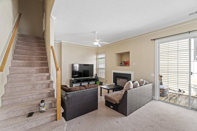 Building Photo - 1540 Coolspring Way