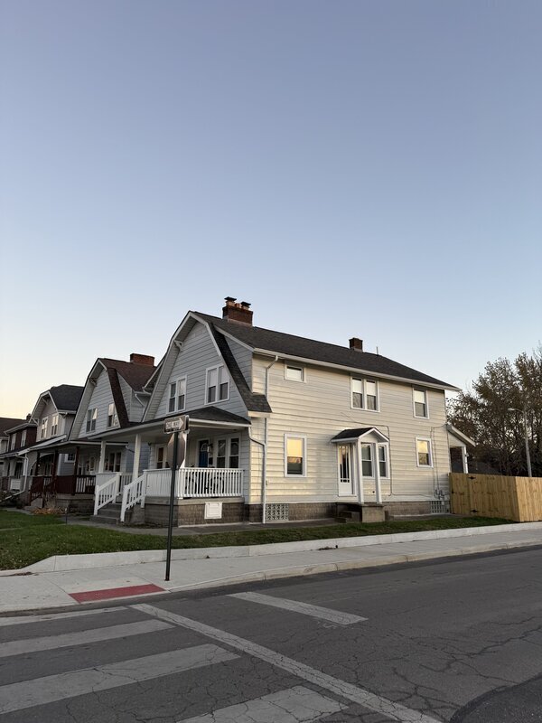 Foto del edificio - 207 Southwood Ave