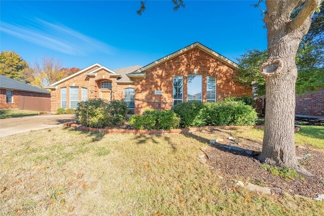 Building Photo - 15722 Wrangler Dr