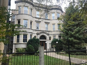 Building Photo - 4060 N Sheridan Rd