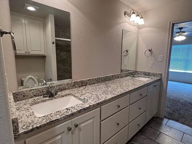 Foto del edificio - Gorgeous 3 Bed | 2 Bath | 2 Car Garage Now Preleasing for August 2026!