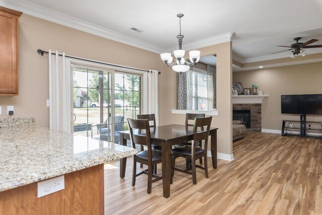 Building Photo - Single Family Home - Available For Rent!