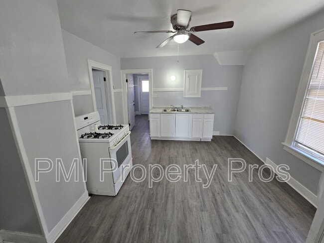 Building Photo - 2620A W Locust St