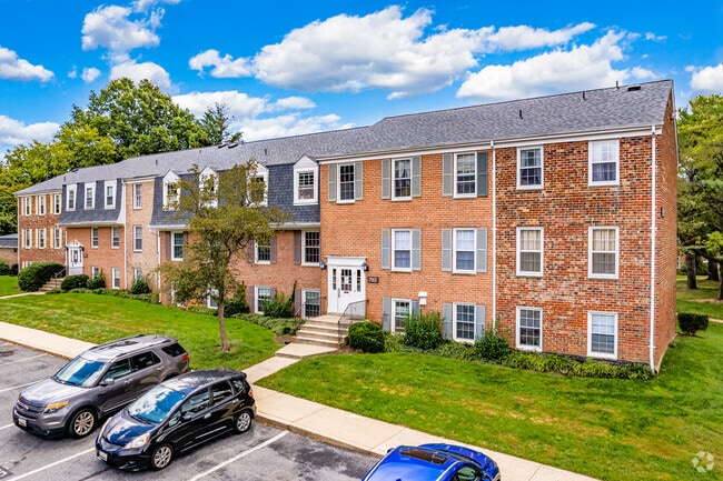 801 Quince Orchard Blvd - Potomac Oaks