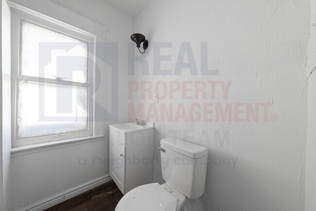 Foto del edificio - 3353 E 132nd St