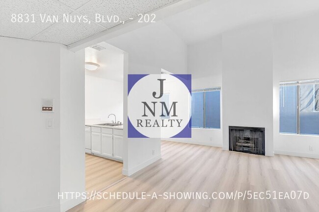 Building Photo - Beautiful updated spacious 1 Bed + 1 Bath ...