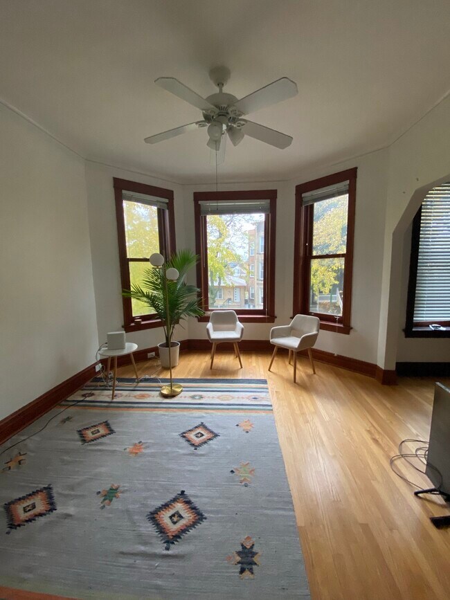 Living room - 2629 N Whipple St