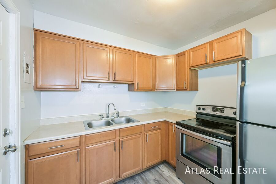 Photo - 1865 W Mosier Place-A