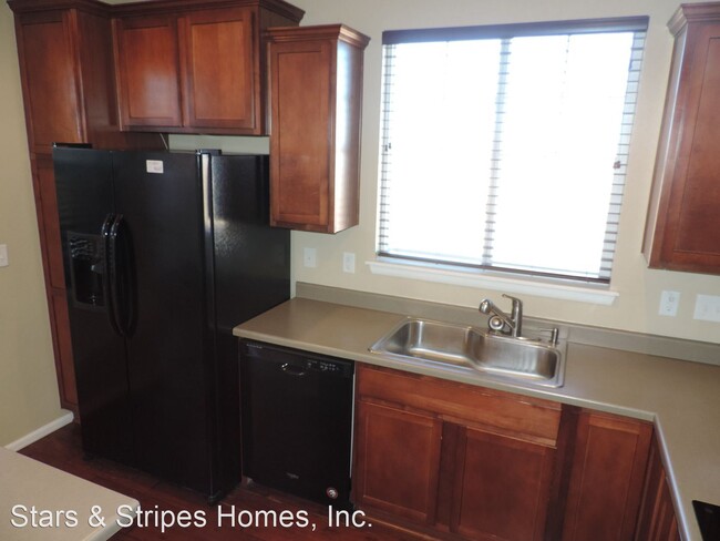 Foto del edificio - 5 br, 2.5 bath House - 24711 E. Layton Place