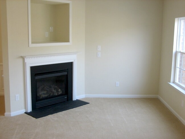 Building Photo - 106 Gallent Hedge Trail