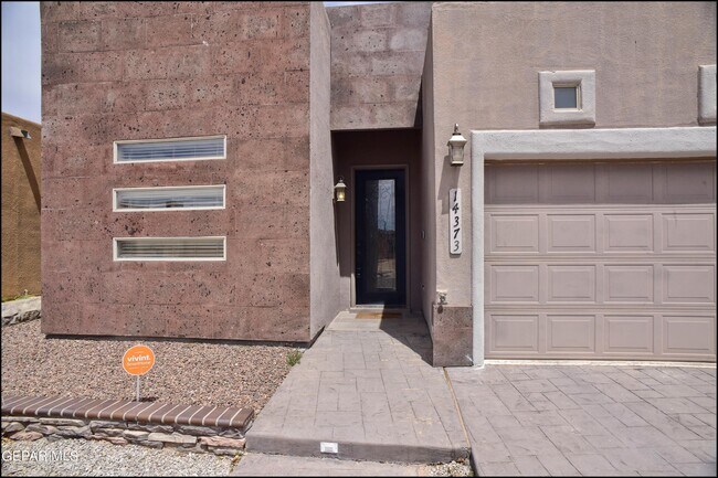 Building Photo - 14373 High Rock Dr