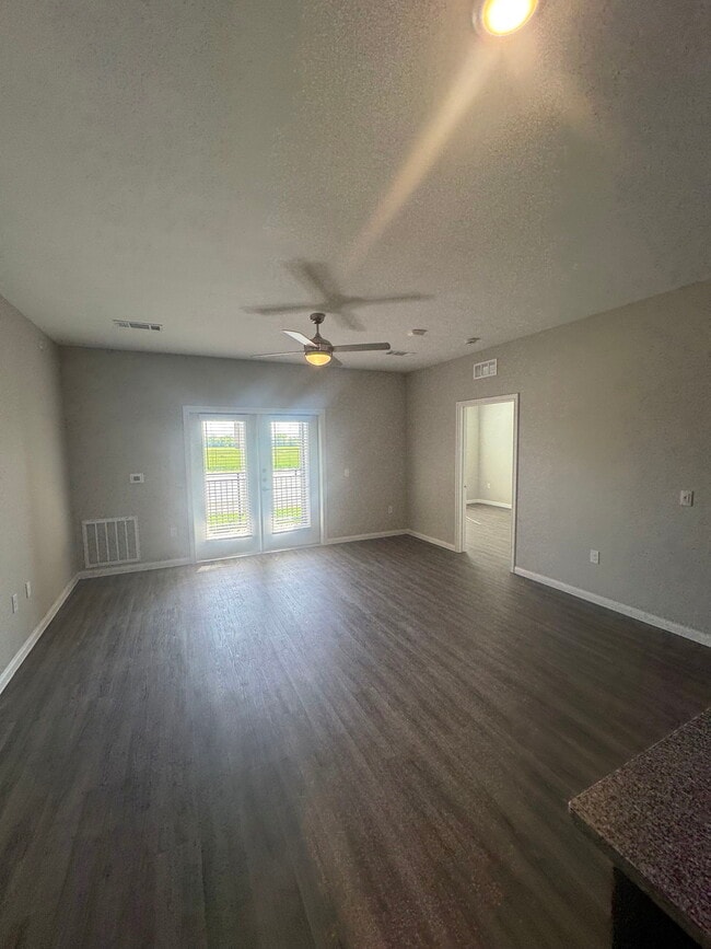 Building Photo - 279c FM2449
