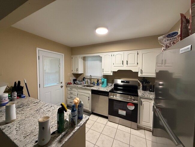 Building Photo - 7147 Bluecrest Dr