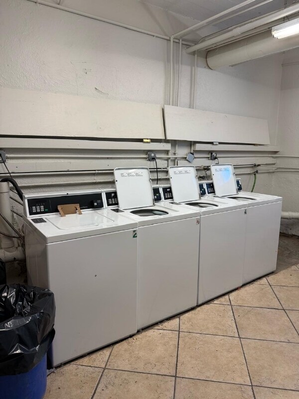 Foto del edificio - 25 Van Velsor Pl