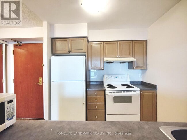 Building Photo - 28 Empress Ave