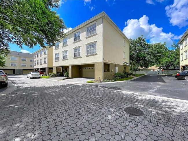 Foto del edificio - 10144 Arbor Run Dr