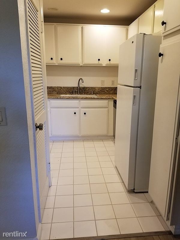 Building Photo - 22890 Hilton Head Dr